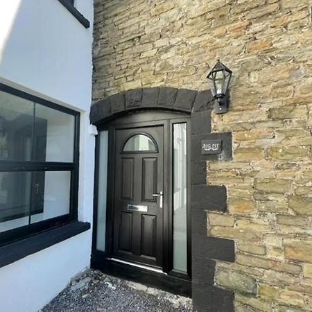 Spacious Two Bedroom Apartment With Valley Views Abertillery Екстериор снимка